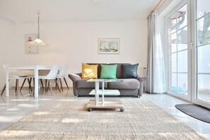 TV, DVD player, stereo - Gorch-Fock-Park 57 Apartment 13 (Timmendorfer Strand)