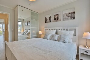 1 Schlafzimmer, Bügeleisen/Bügelbrett