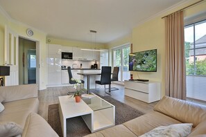 تلفزيون، مشغل دي في دي، ستيريو