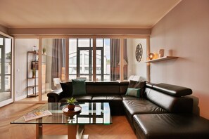 Fernseher, DVD-Player, Stereoanlage