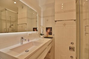 Dusche, Haartrockner