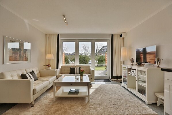 TV, DVD player, stereo - Am Elchgrund Im Brook 9 Appartement 2 (Timmendorfer Strand)