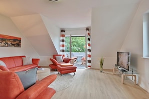 Fernseher, DVD-Player, Stereoanlage