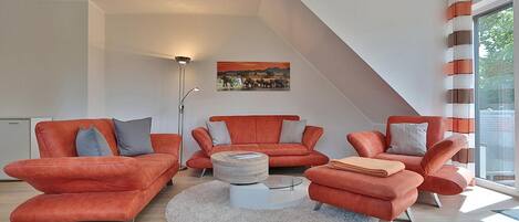 Fernseher, DVD-Player, Stereoanlage