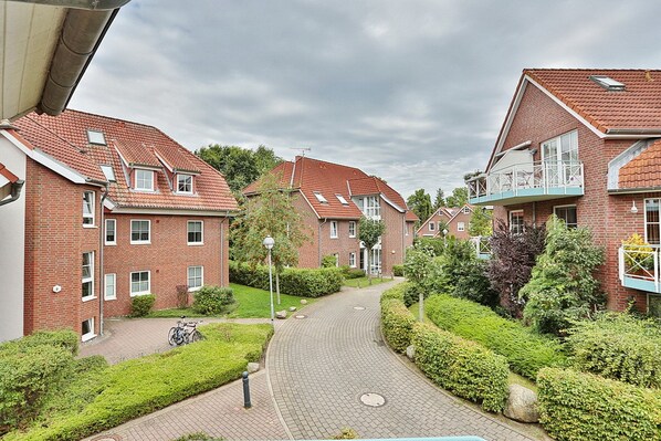 المنطقة المحيطة بالمنشأة