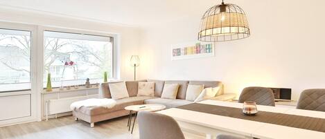 Fernseher, Stereoanlage