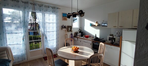 Køleskab, mikrobølgeovn, ovn, opvaskemaskine