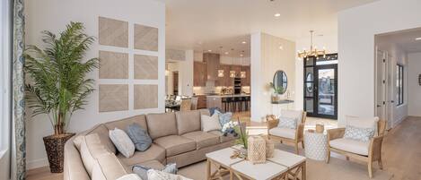 Smart TV, chimenea y futbolito