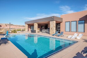 A heated pool - 6BR Sleeps 18 - Pool, Gym, Pizza Oven & Courts (St. George)
