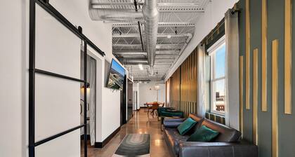 The Pink Cheetah, Luxury Condo in Downtown Waco