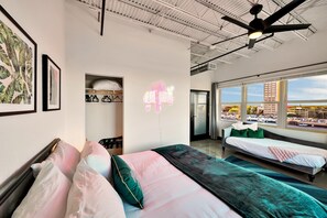 2 bedrooms, iron/ironing board, free WiFi, bed sheets - The Pink Cheetah, Luxury Condo in Downtown Waco (Waco)