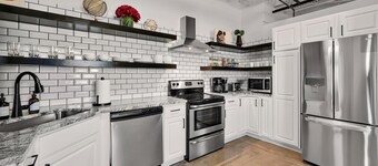 The Pink Cheetah, Luxury Condo in Downtown Waco