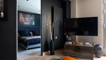 1 chambre, bureau, fer et planche Ă repasser, lit parapluie