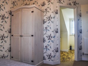 3 bedrooms, free WiFi, bed sheets - 3 bedroom accommodation in St Helens, near Ryde (St Helens, near Ryde)