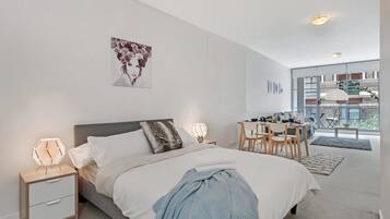 Iron/ironing board, WiFi, bed sheets, wheelchair access