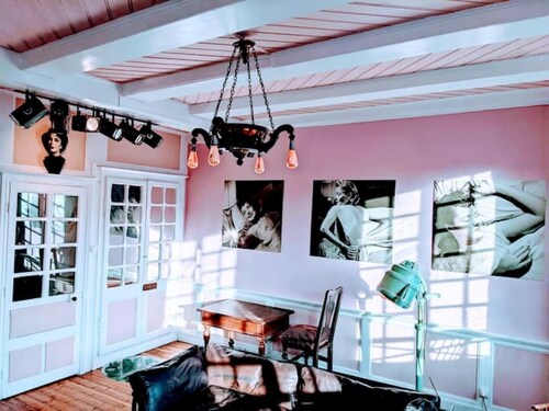 House of Secrets, Morlaix