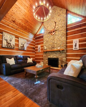 Smart-TV, Kamin, Stereoanlage