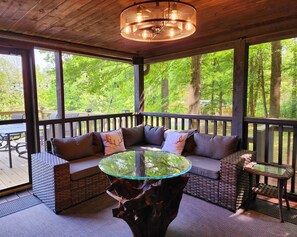 Property grounds - Taurina Cabin-Nestled in nature and tranquility.
New updated indoor hot tub.  (Martinsville)
