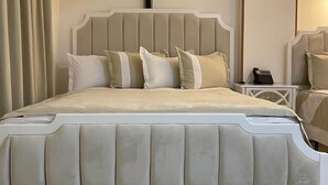 Ảnh chưa phân loại, 3 trong số 12 ảnh, nút