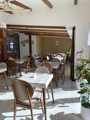 Free daily full breakfast - Luxin (Tbilisi)