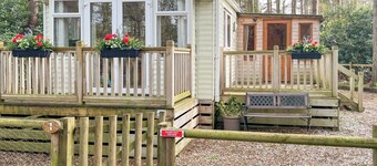A charming lodge on the award-winning Kelling Heath site.