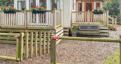 A charming lodge on the award-winning Kelling Heath site.