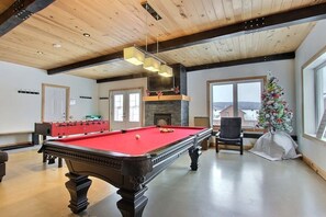 Games room - L’Ascension | 4-Season Spa & Mountain View (Saint-Philémon)