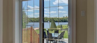 Au Bord du St-Maurice, navigable river, spa, and ski