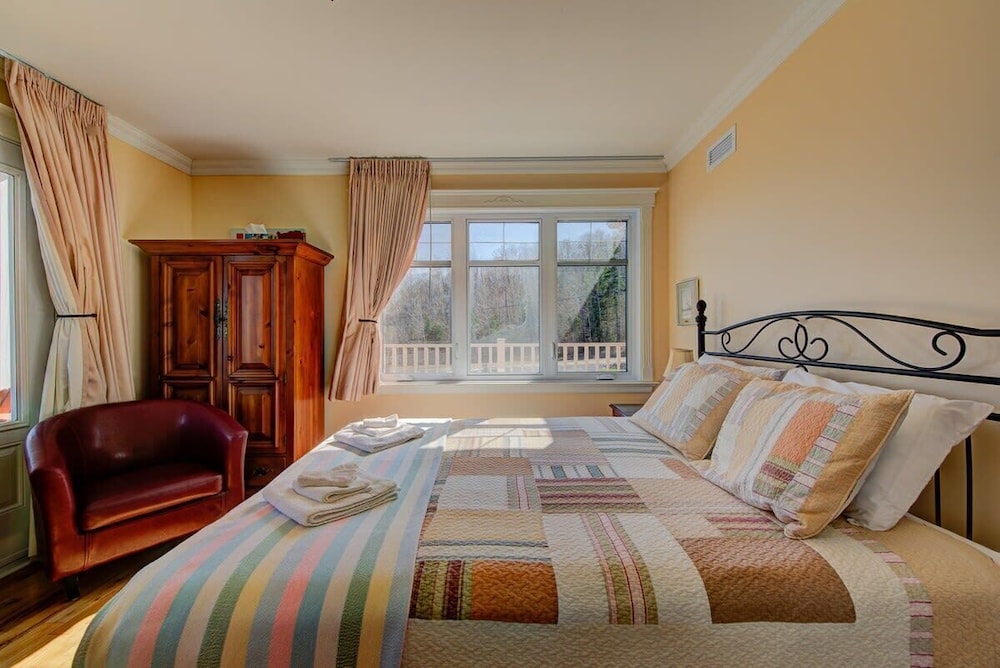 Chalet L'Officier 1 et 2 PetiteRiviereSaintFrancois Vrbo