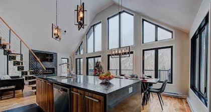 Le Grizzly âą Ski Getaway âą Spa âą Pool Table