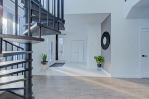 Interior - Villa Bali | Sentiers, spa privé & borne EV (Pont-Rouge)