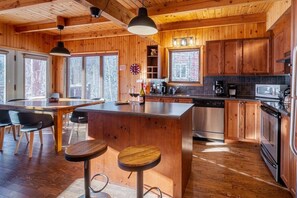 Réfrigérateur, micro-ondes, four, lave-vaisselle