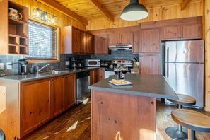 Réfrigérateur, micro-ondes, four, lave-vaisselle