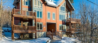 Boisé du Midi 66C | Hiking & Ski Escape