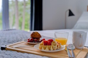 3 bedrooms, iron/ironing board, WiFi, bed sheets - La Bonita, Pet-Friendly near Québec (Pont-Rouge)