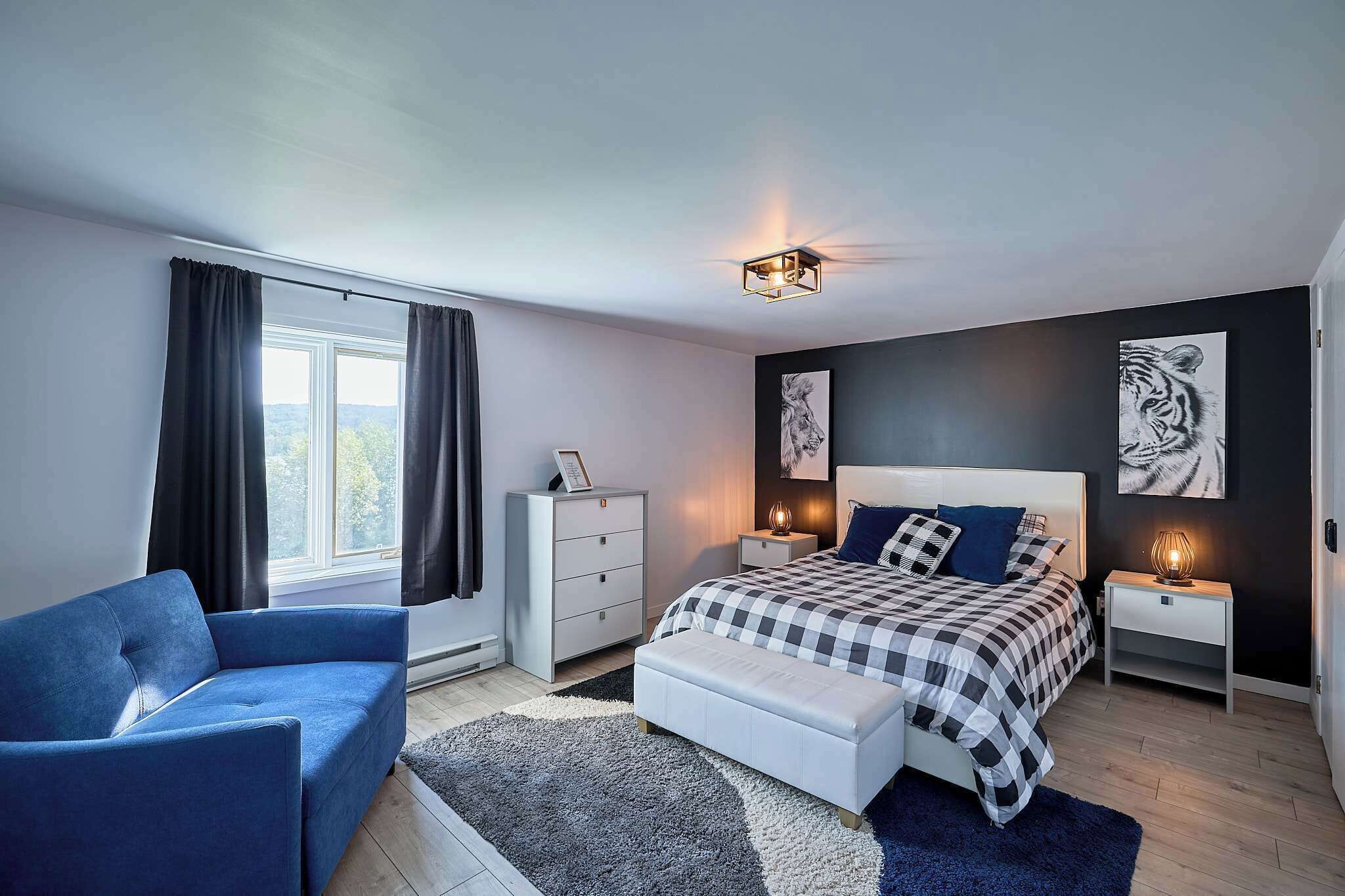 6 bedrooms, iron/ironing board, WiFi, bed sheets