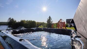 Bain à remous extérieur