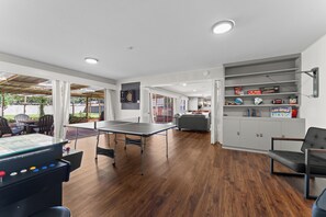 Games room - Cozy+Warm for Rest or Play PingPong+Fire pit+Grill (Baton Rouge)