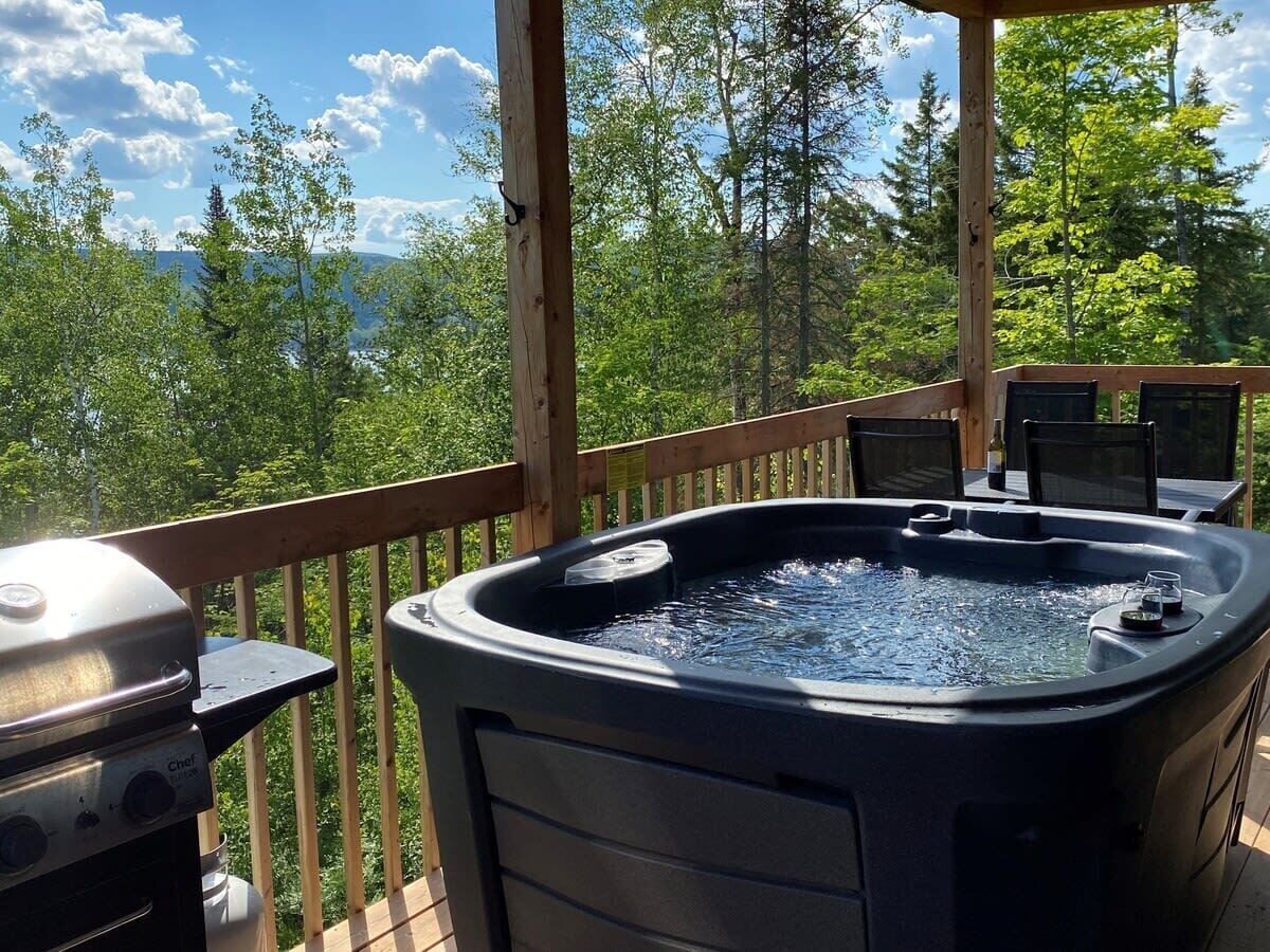 Bañera de hidromasaje al aire libre