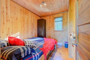 2 chambres, fer et planche à repasser, Wi-Fi, draps fournis
