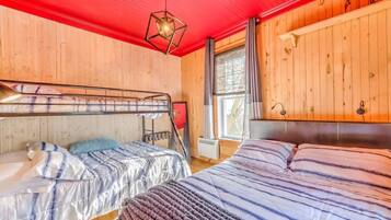 4 bedrooms, WiFi, bed sheets