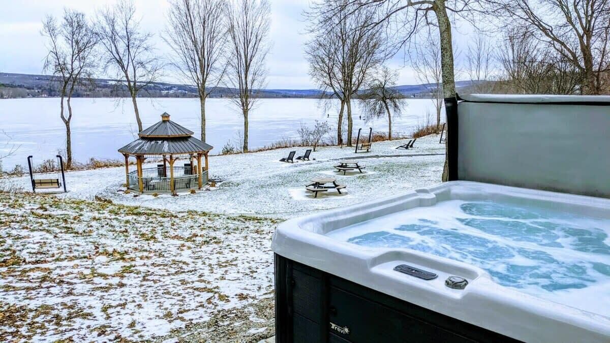 Bain à remous extérieur