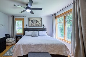 6 bedrooms, iron/ironing board, WiFi, bed sheets - Grand Chene - Private Spa & Lakefront (Pohénégamook)