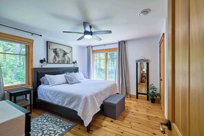 6 bedrooms, iron/ironing board, WiFi, bed sheets