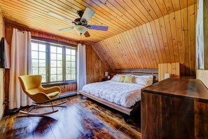 5 bedrooms, iron/ironing board, WiFi, bed sheets