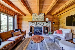 Télévision, cheminée, jeux vidéo, baby-foot