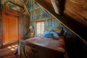 3 bedrooms, iron/ironing board, WiFi, bed sheets - Chalet Ancestral - Old-World Charm by Lake (Sainte-Marguerite)
