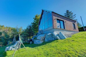 Exterior - Chalet Ancestral - Old-World Charm by Lake (Sainte-Marguerite)