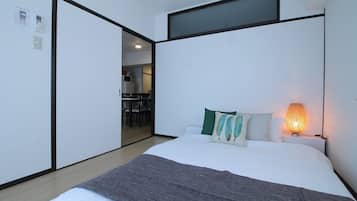 2 dormitoris, planxa i posts de planxar, wifi i roba de llit