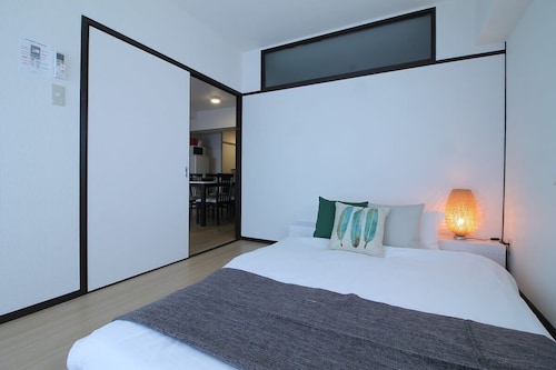 Huge 2 bedroom Apt 4mins walk PeacePark 6ppl (601)